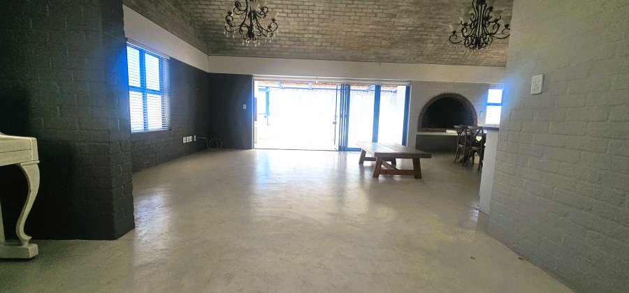 4 Bedroom Property for Sale in Paradise Beach Western Cape